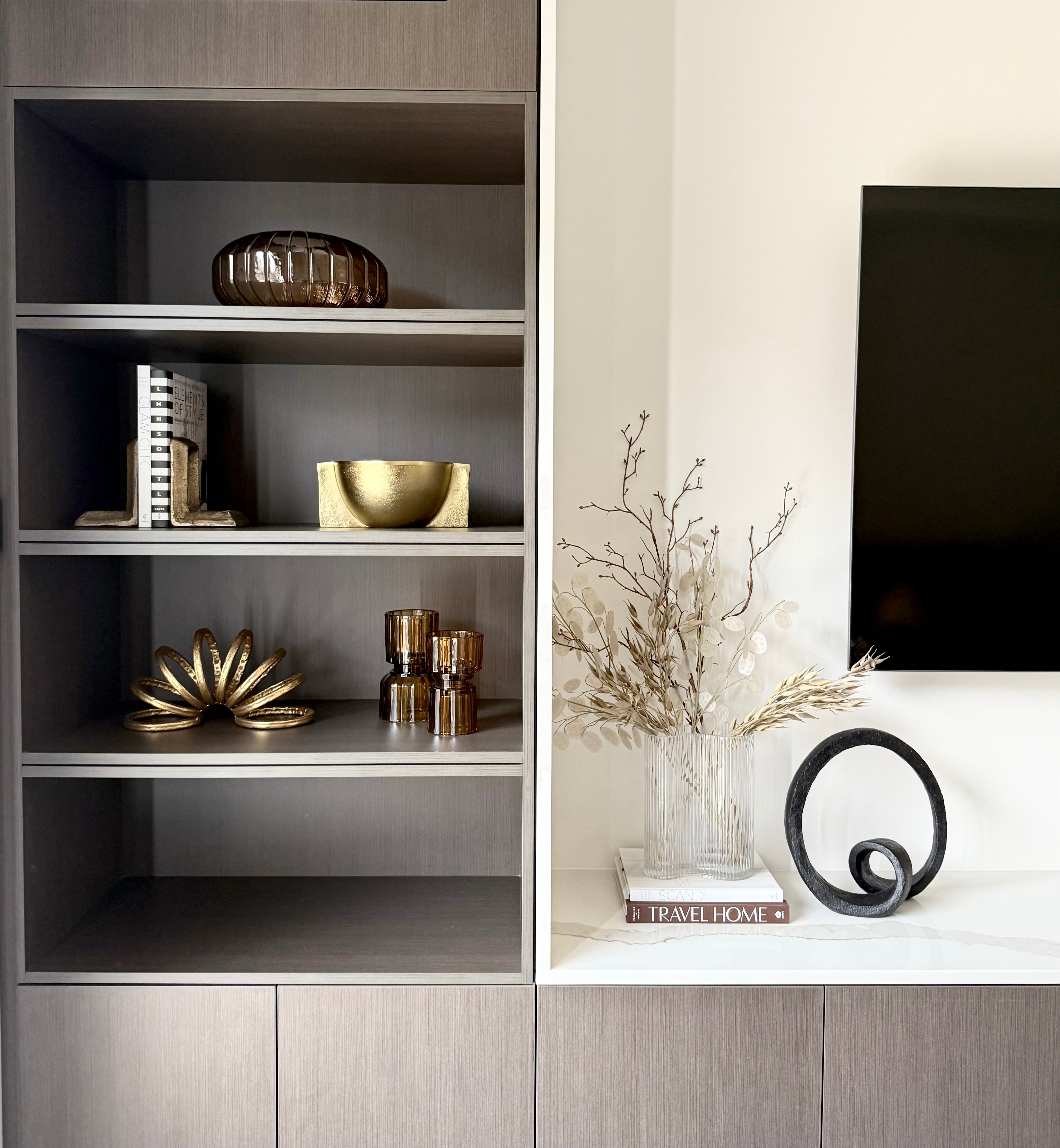 Black Arcus Sculpture