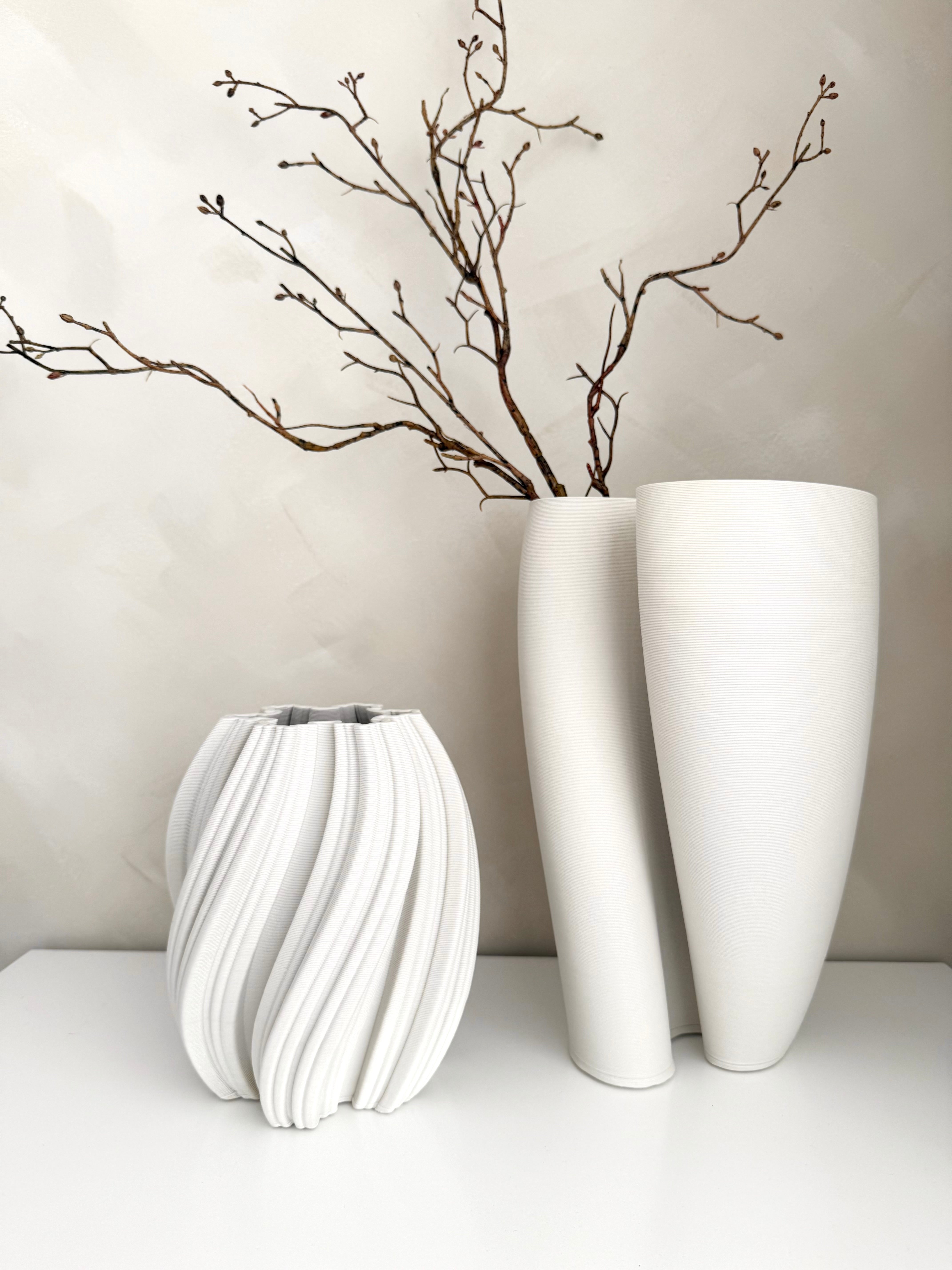 Emma White Vase Small 21cm